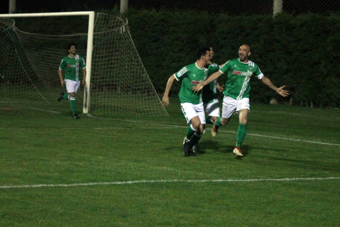 Imágenes del encuentro de la 35ª jornada de liga en Tercera División disputado en el Municipal de San Roque y que finalizó 2-1