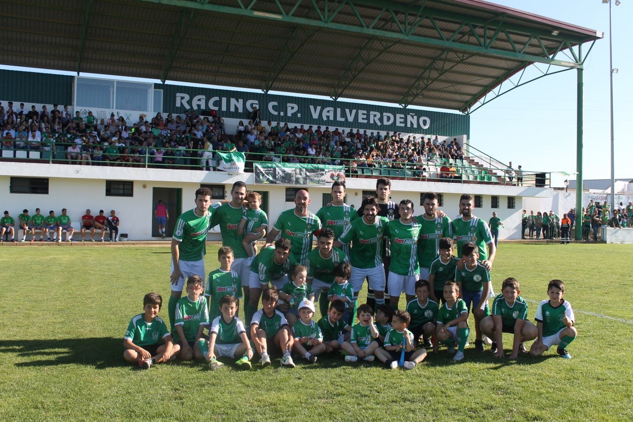 Imágenes del encuentro de la 37ª jornada de liga de Tercera División disputado en el Municipal de San Roque y que terminó 0-2 (12-05-2019)