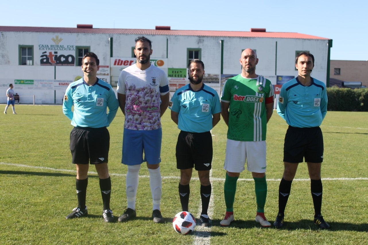Imágenes del encuentro de la 37ª jornada de liga de Tercera División disputado en el Municipal de San Roque y que terminó 0-2 (12-05-2019)