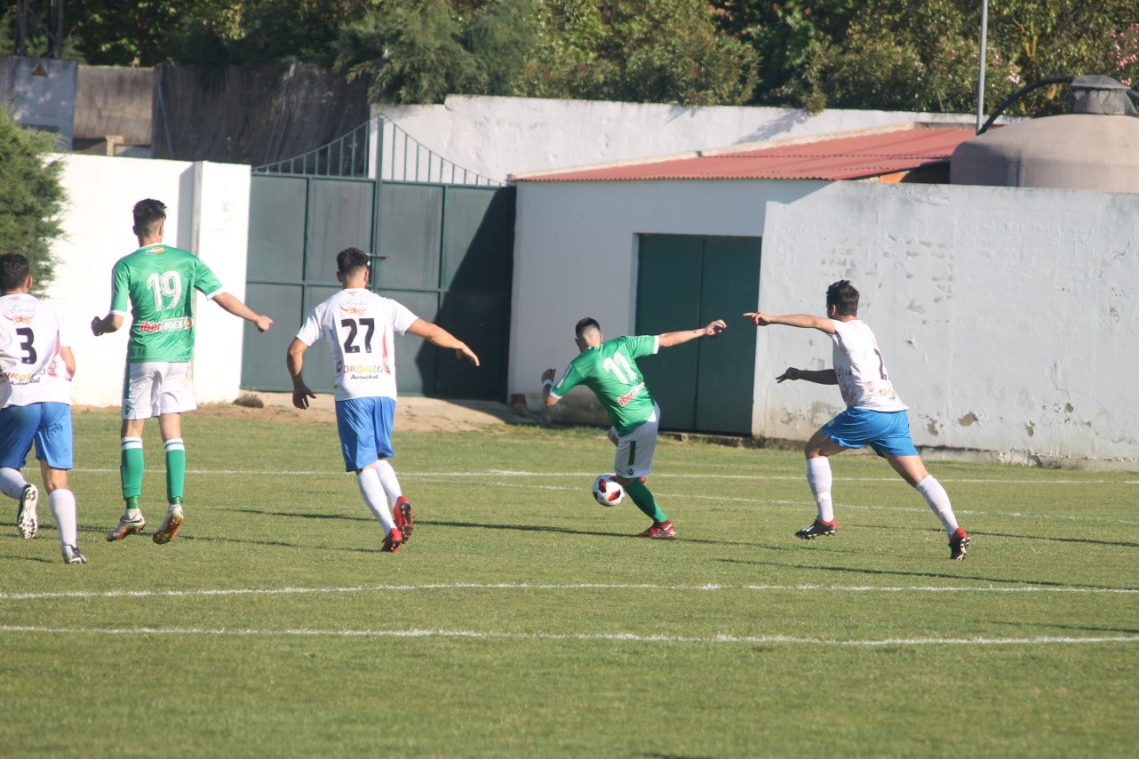 Imágenes del encuentro de la 37ª jornada de liga de Tercera División disputado en el Municipal de San Roque y que terminó 0-2 (12-05-2019)