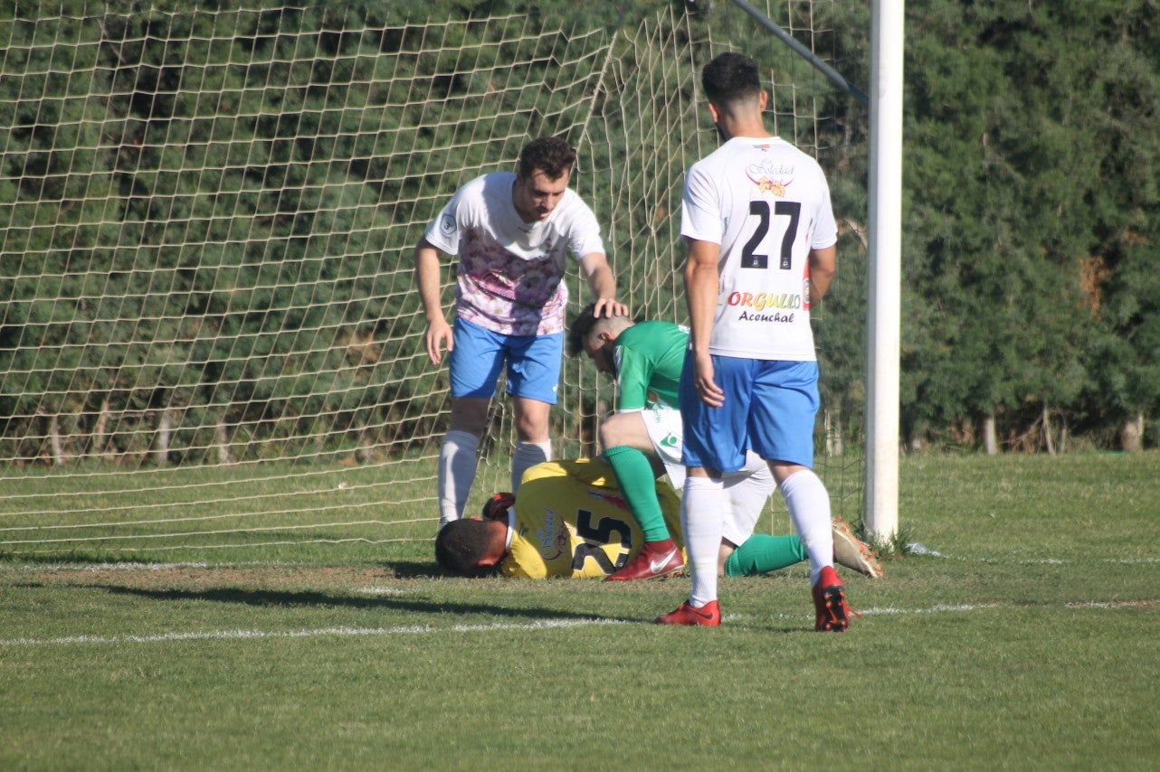 Imágenes del encuentro de la 37ª jornada de liga de Tercera División disputado en el Municipal de San Roque y que terminó 0-2 (12-05-2019)