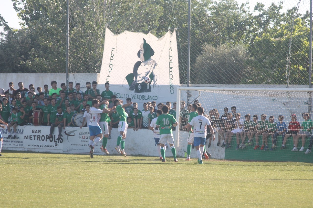 Imágenes del encuentro de la 37ª jornada de liga de Tercera División disputado en el Municipal de San Roque y que terminó 0-2 (12-05-2019)