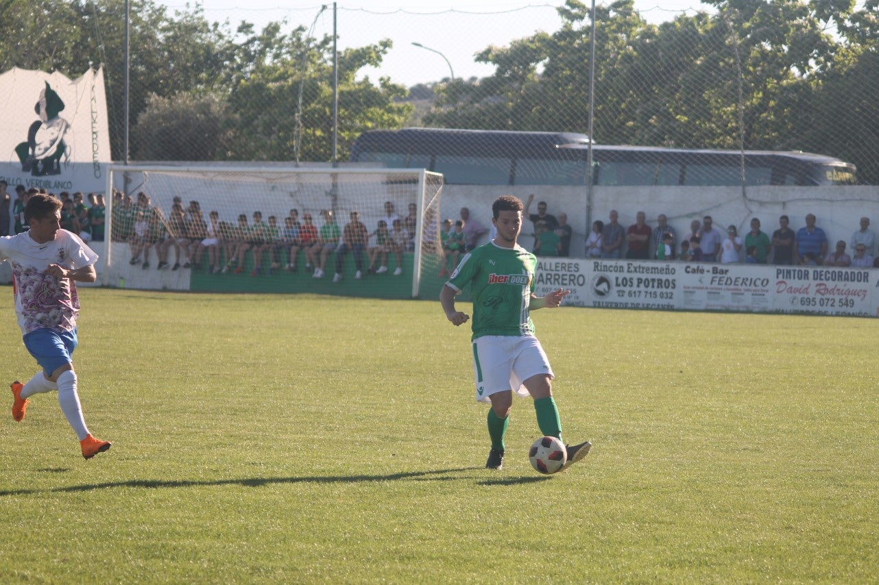 Imágenes del encuentro de la 37ª jornada de liga de Tercera División disputado en el Municipal de San Roque y que terminó 0-2 (12-05-2019)