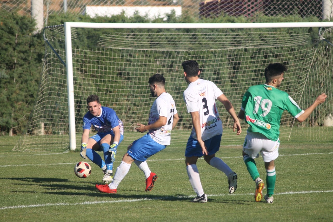 Imágenes del encuentro de la 37ª jornada de liga de Tercera División disputado en el Municipal de San Roque y que terminó 0-2 (12-05-2019)