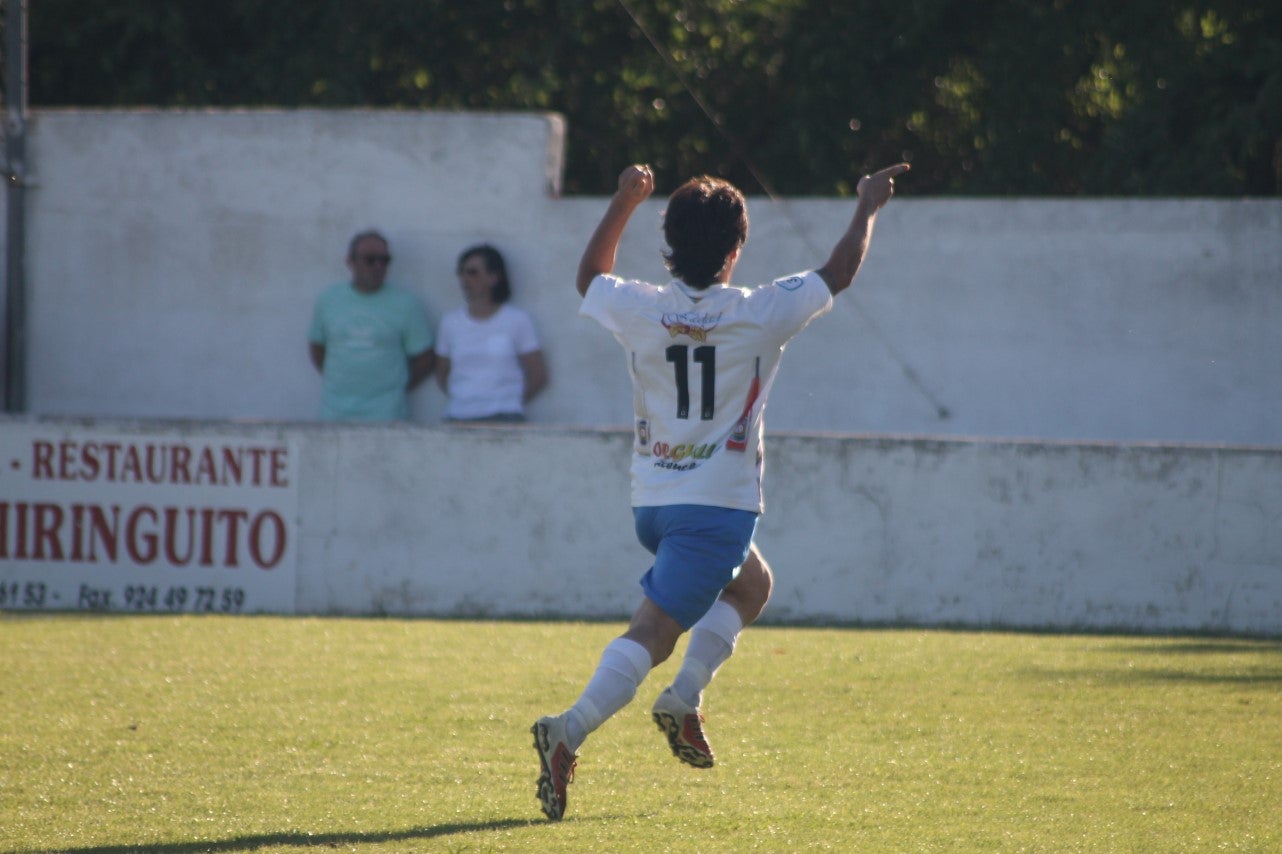 Imágenes del encuentro de la 37ª jornada de liga de Tercera División disputado en el Municipal de San Roque y que terminó 0-2 (12-05-2019)