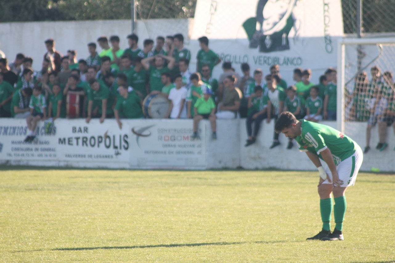 Imágenes del encuentro de la 37ª jornada de liga de Tercera División disputado en el Municipal de San Roque y que terminó 0-2 (12-05-2019)