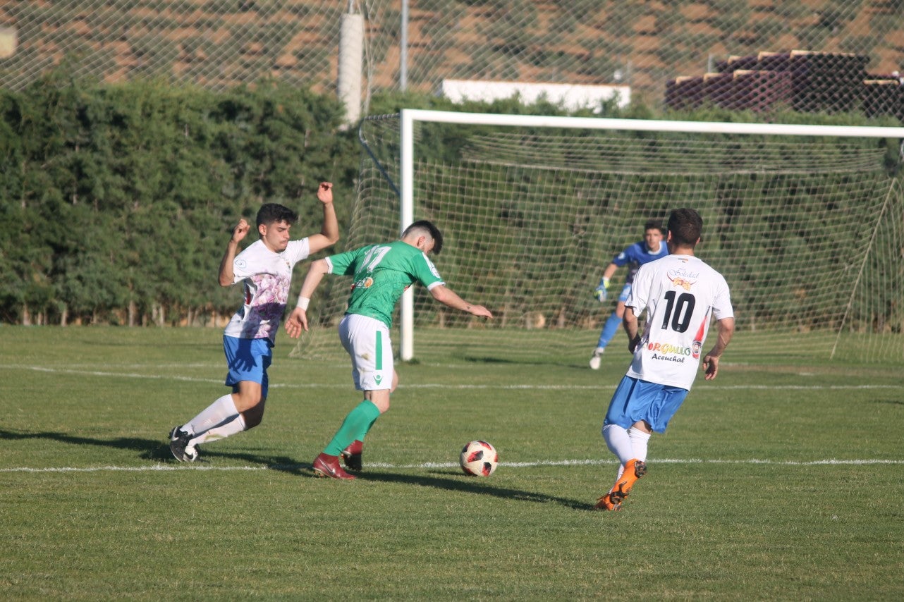 Imágenes del encuentro de la 37ª jornada de liga de Tercera División disputado en el Municipal de San Roque y que terminó 0-2 (12-05-2019)