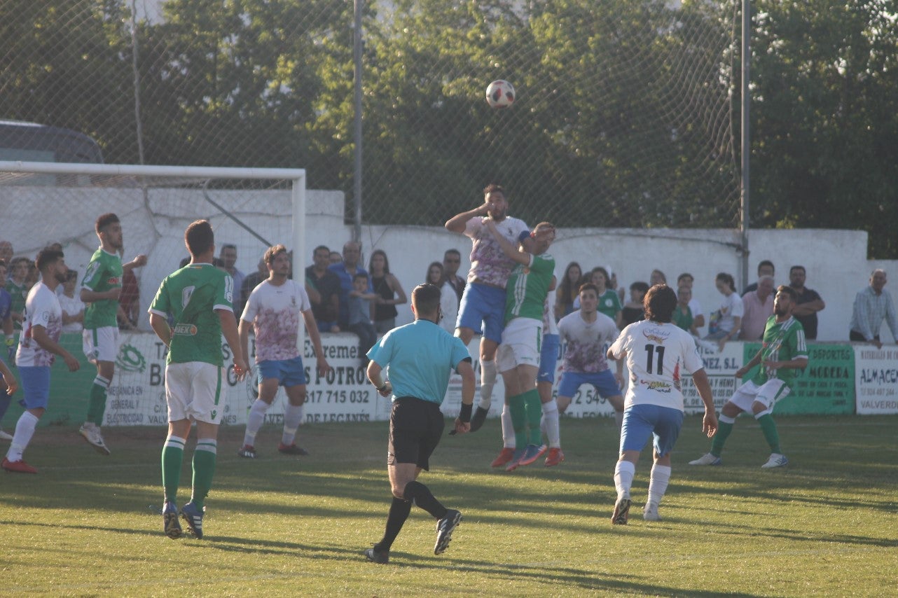 Imágenes del encuentro de la 37ª jornada de liga de Tercera División disputado en el Municipal de San Roque y que terminó 0-2 (12-05-2019)
