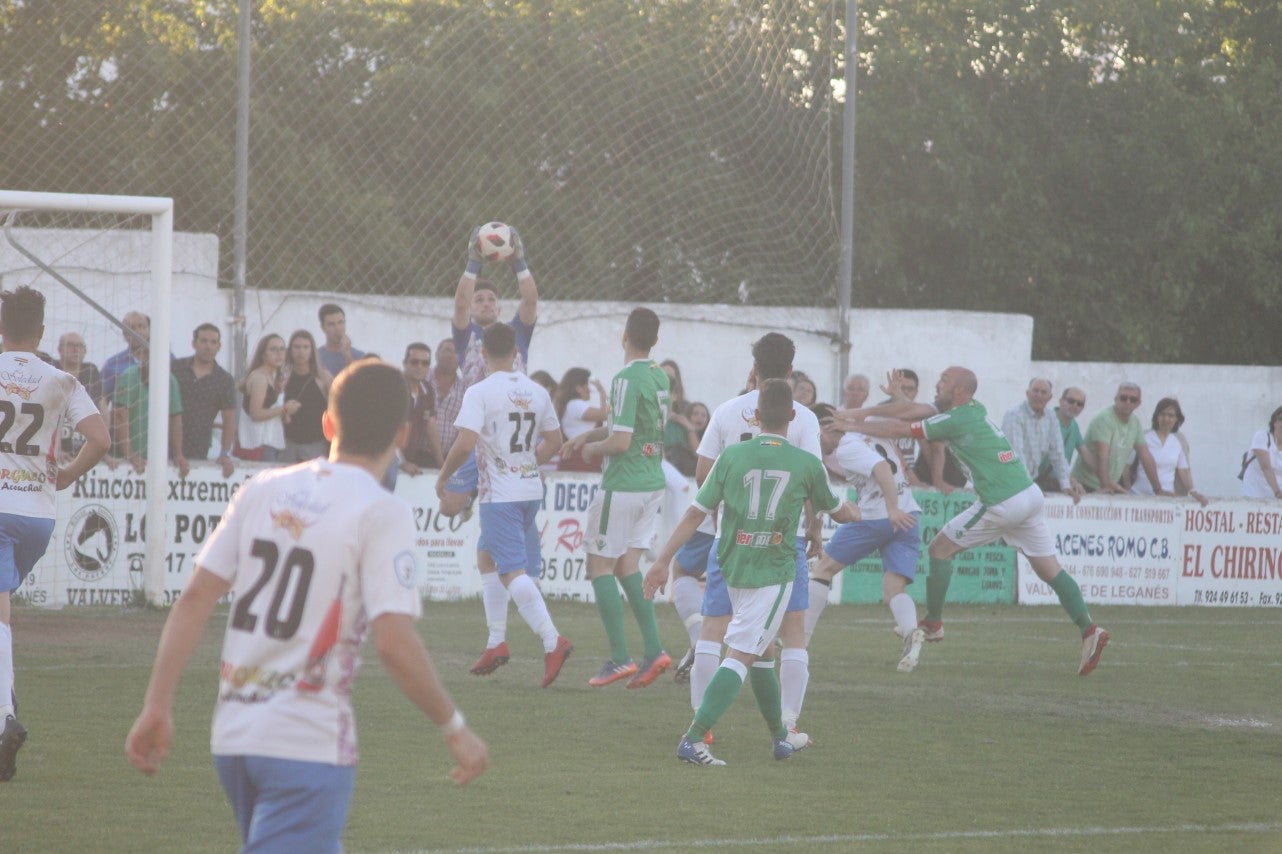 Imágenes del encuentro de la 37ª jornada de liga de Tercera División disputado en el Municipal de San Roque y que terminó 0-2 (12-05-2019)