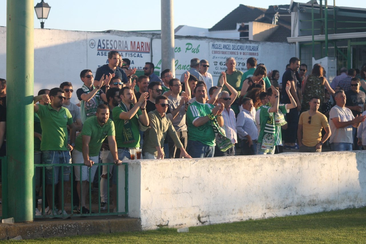 Imágenes del encuentro de la 37ª jornada de liga de Tercera División disputado en el Municipal de San Roque y que terminó 0-2 (12-05-2019)