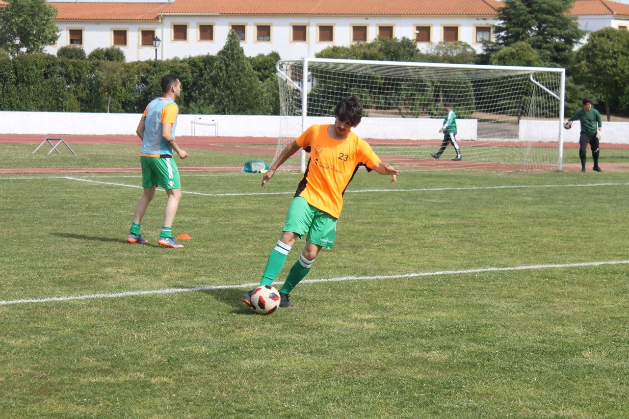Algunas imágenes del último encuentro de liga de Tercera División disputado en la Ciudad Deportiva de Olivenza y que acabó 3-1 (19-05-2019)