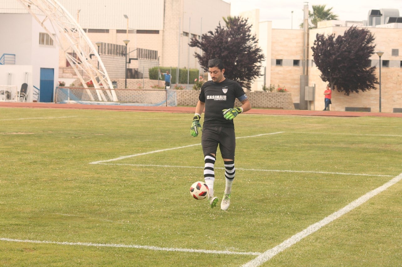 Algunas imágenes del último encuentro de liga de Tercera División disputado en la Ciudad Deportiva de Olivenza y que acabó 3-1 (19-05-2019)
