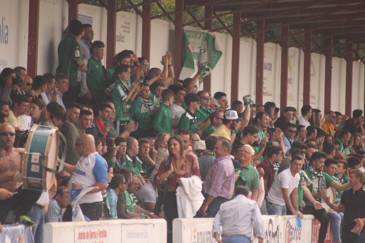 Algunas imágenes del último encuentro de liga de Tercera División disputado en la Ciudad Deportiva de Olivenza y que acabó 3-1 (19-05-2019)