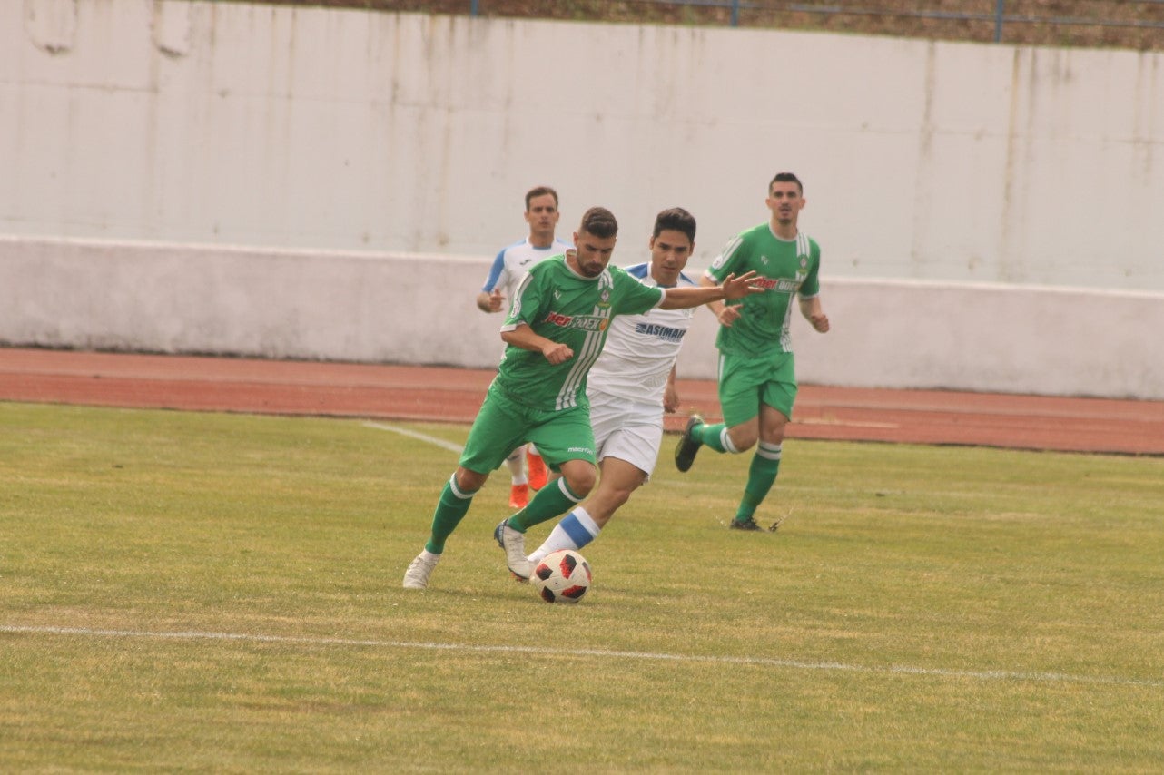 Algunas imágenes del último encuentro de liga de Tercera División disputado en la Ciudad Deportiva de Olivenza y que acabó 3-1 (19-05-2019)