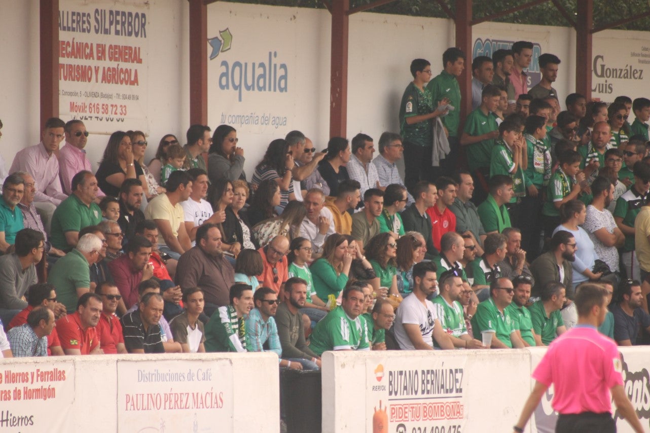 Algunas imágenes del último encuentro de liga de Tercera División disputado en la Ciudad Deportiva de Olivenza y que acabó 3-1 (19-05-2019)