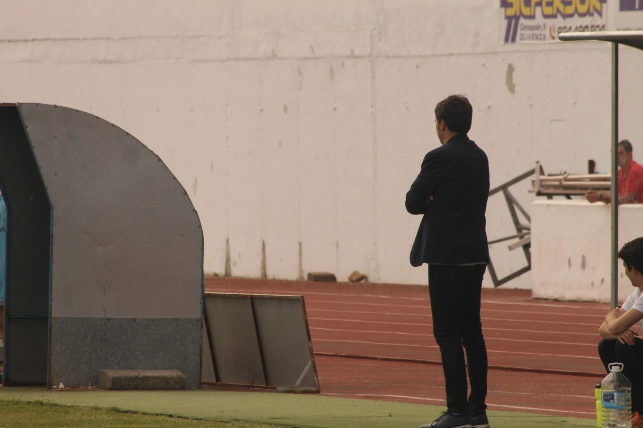 Algunas imágenes del último encuentro de liga de Tercera División disputado en la Ciudad Deportiva de Olivenza y que acabó 3-1 (19-05-2019)