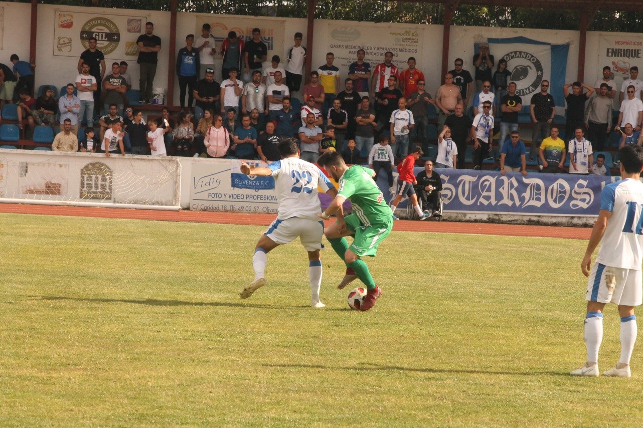 Algunas imágenes del último encuentro de liga de Tercera División disputado en la Ciudad Deportiva de Olivenza y que acabó 3-1 (19-05-2019)