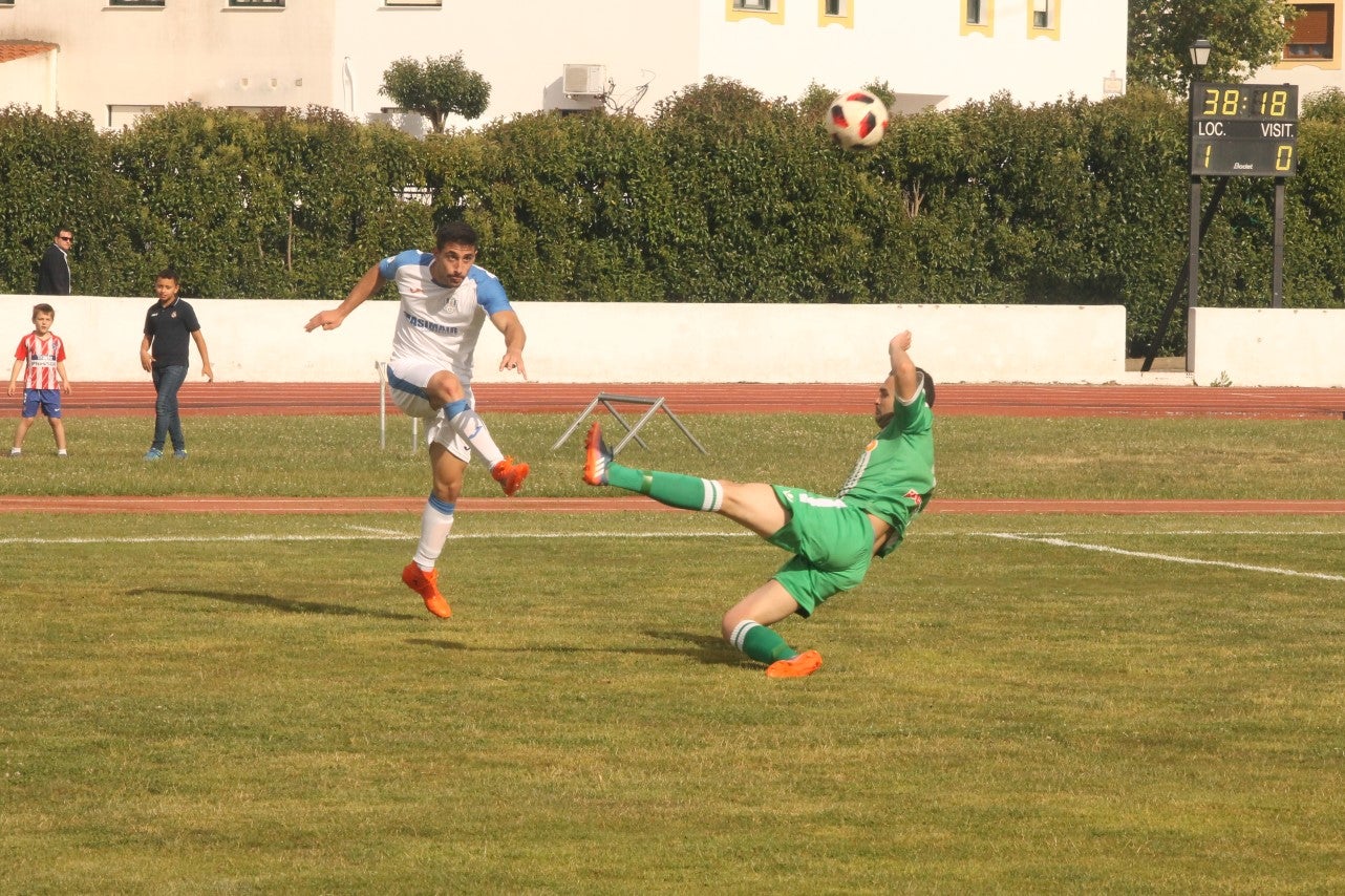 Algunas imágenes del último encuentro de liga de Tercera División disputado en la Ciudad Deportiva de Olivenza y que acabó 3-1 (19-05-2019)