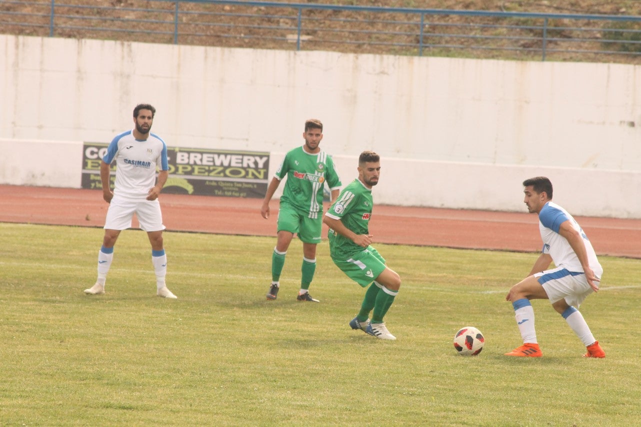 Algunas imágenes del último encuentro de liga de Tercera División disputado en la Ciudad Deportiva de Olivenza y que acabó 3-1 (19-05-2019)
