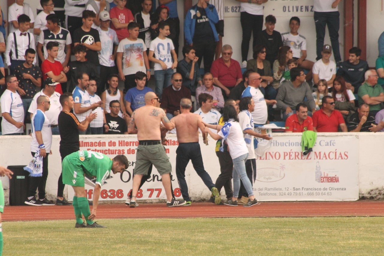 Algunas imágenes del último encuentro de liga de Tercera División disputado en la Ciudad Deportiva de Olivenza y que acabó 3-1 (19-05-2019)