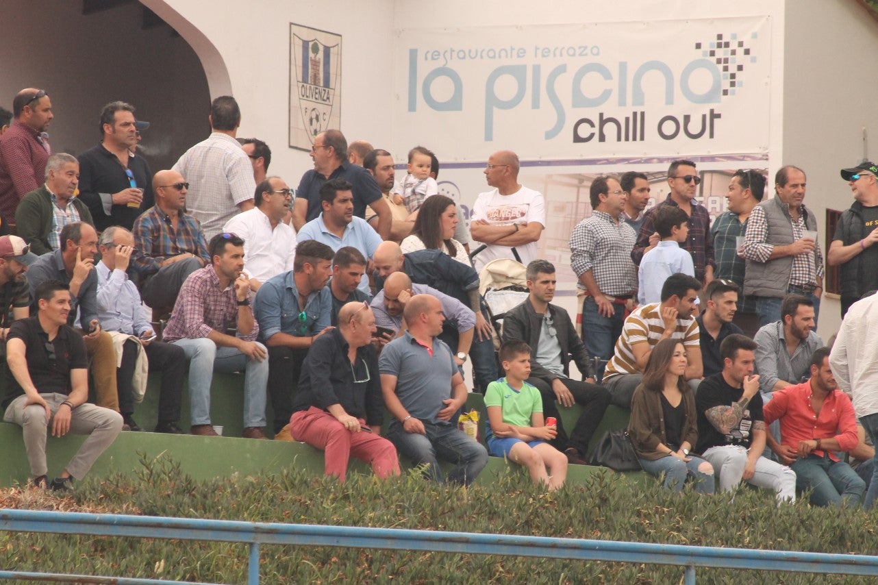 Algunas imágenes del último encuentro de liga de Tercera División disputado en la Ciudad Deportiva de Olivenza y que acabó 3-1 (19-05-2019)