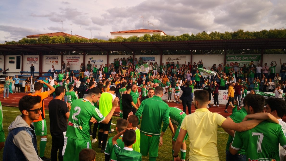Algunas imágenes del último encuentro de liga de Tercera División disputado en la Ciudad Deportiva de Olivenza y que acabó 3-1 (19-05-2019)