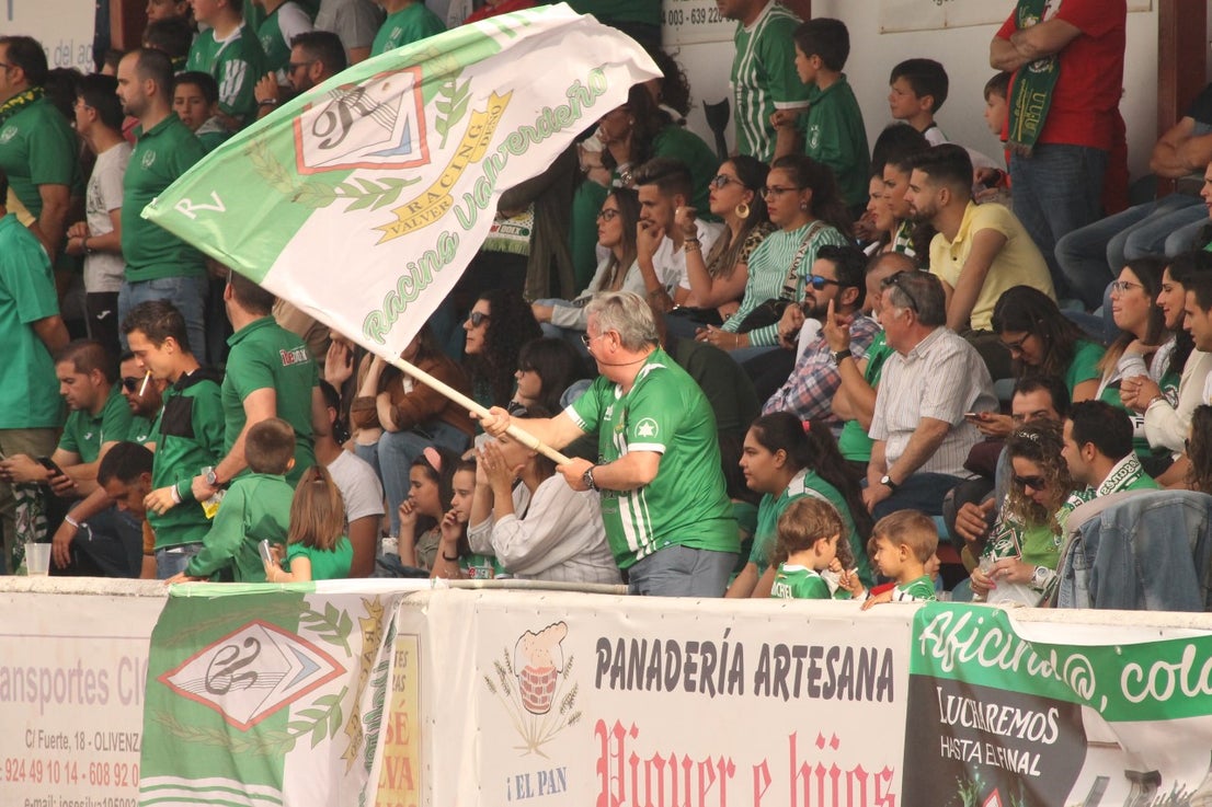 Algunas imágenes del último encuentro de liga de Tercera División disputado en la Ciudad Deportiva de Olivenza y que acabó 3-1 (19-05-2019)