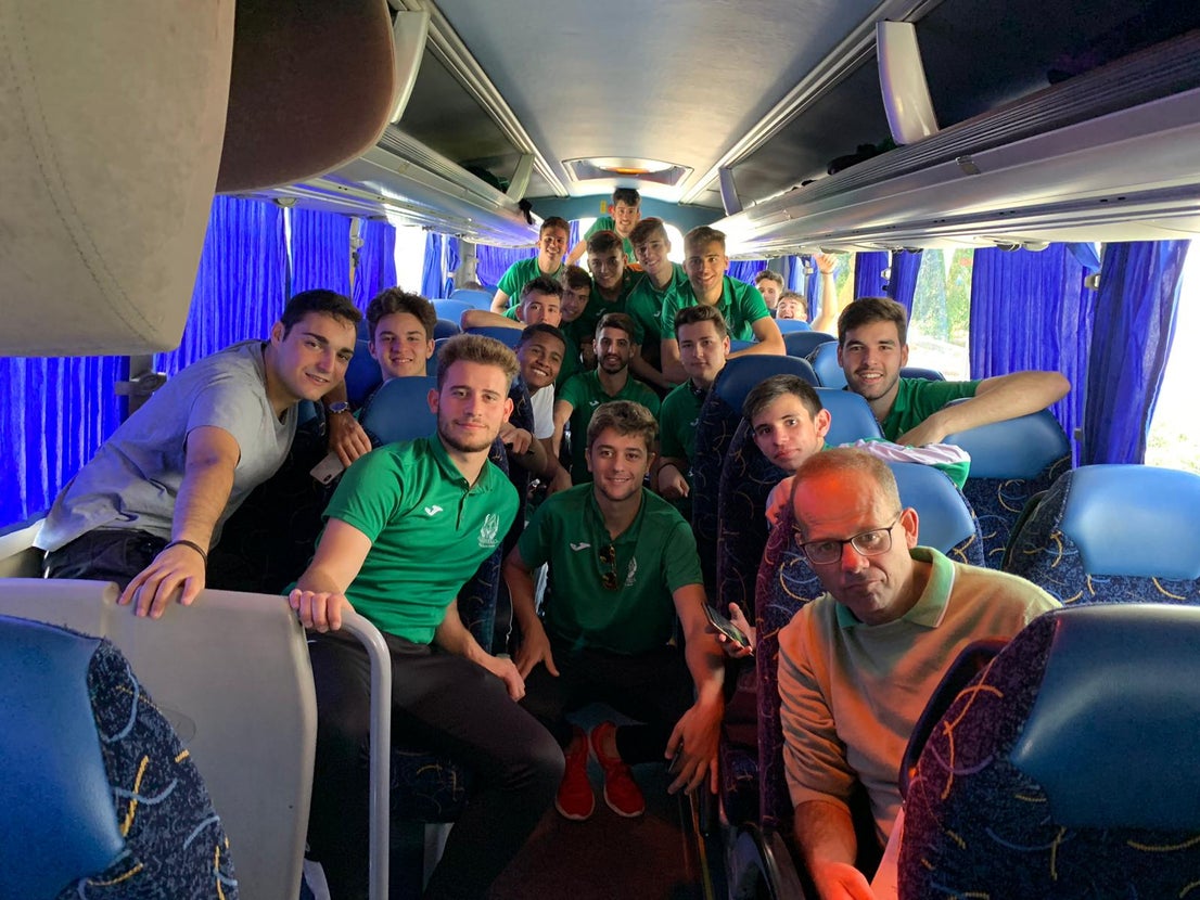 Algunas imágenes del encuentro de ida de la eliminatoria de ascenso a Primera División Extremeña Juvenil, disputado en el Campo Vicente del Bosque de Malpartida de Cáceres y que acabó 1-2 (18-05-2019)