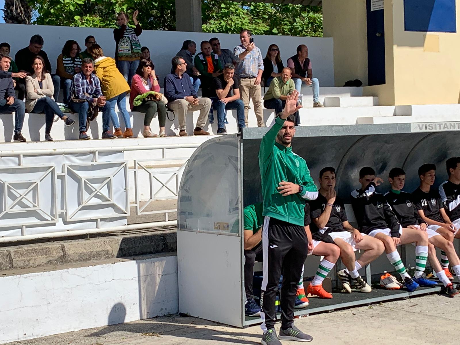 Algunas imágenes del encuentro de ida de la eliminatoria de ascenso a Primera División Extremeña Juvenil, disputado en el Campo Vicente del Bosque de Malpartida de Cáceres y que acabó 1-2 (18-05-2019)