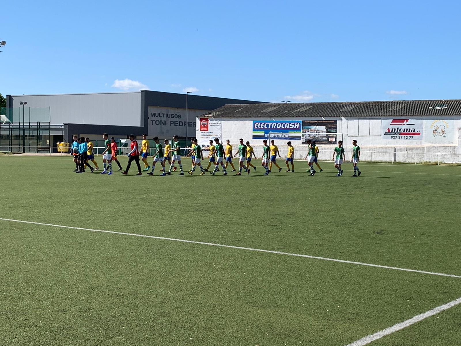 Algunas imágenes del encuentro de ida de la eliminatoria de ascenso a Primera División Extremeña Juvenil, disputado en el Campo Vicente del Bosque de Malpartida de Cáceres y que acabó 1-2 (18-05-2019)
