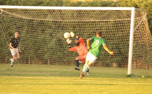 Gol de Manu para hacer el empate a tres