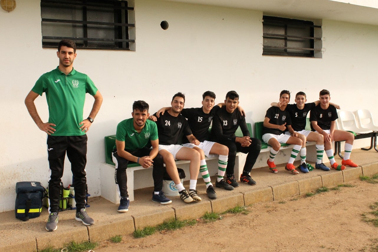 Algunas imágenes del encuentro de vuelta de la eliminatoria en la fase de ascenso a Primera División Juvenil Extremeña disputado en el Municipal de San Roque y que finalizó con 4-3 en el marcador y el ascenso de los valverdeños (24-05-2019)