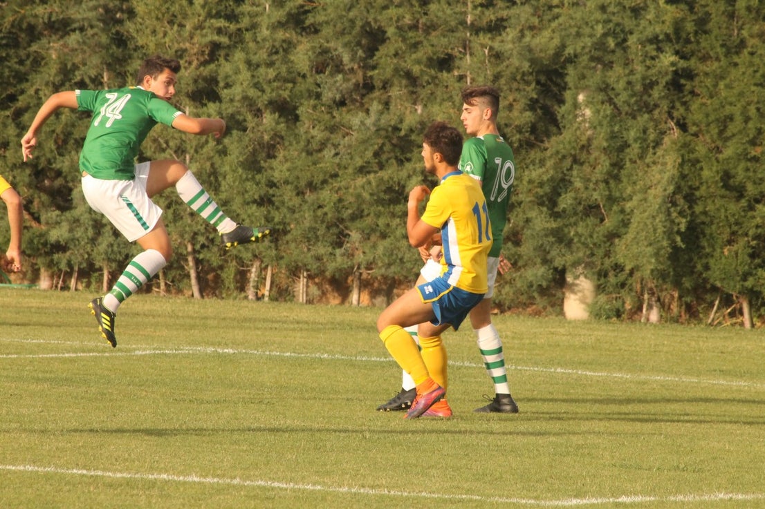 Algunas imágenes del encuentro de vuelta de la eliminatoria en la fase de ascenso a Primera División Juvenil Extremeña disputado en el Municipal de San Roque y que finalizó con 4-3 en el marcador y el ascenso de los valverdeños (24-05-2019)