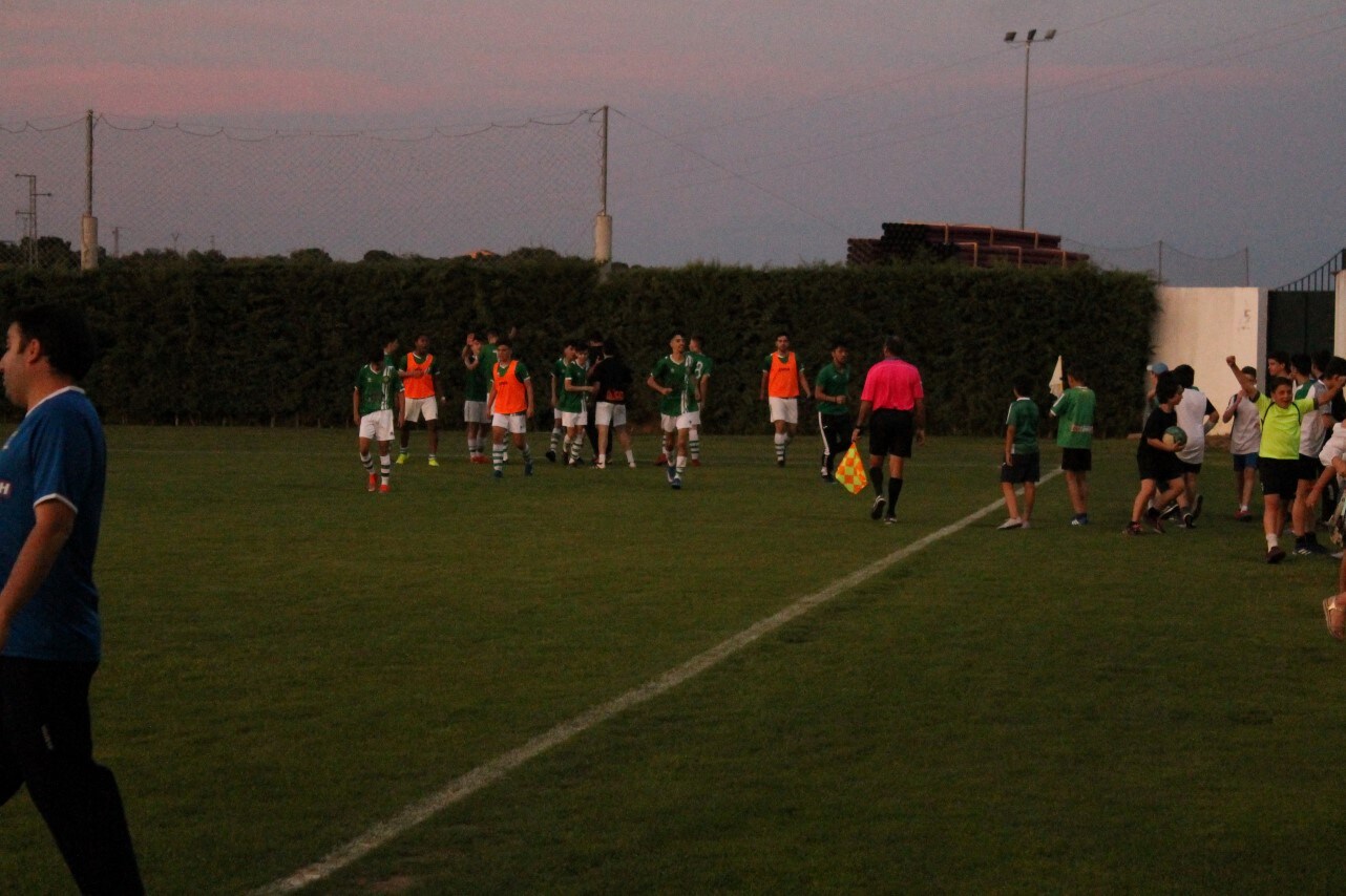 Imágenes del encuentro de vuelta de la eliminatoria de ascenso a Primera División Juvenil Extremeña que se disputó en el Municipal de San Roque y que terminó 4-3, certificándose el ascenso valverdeño (24-05-2019)