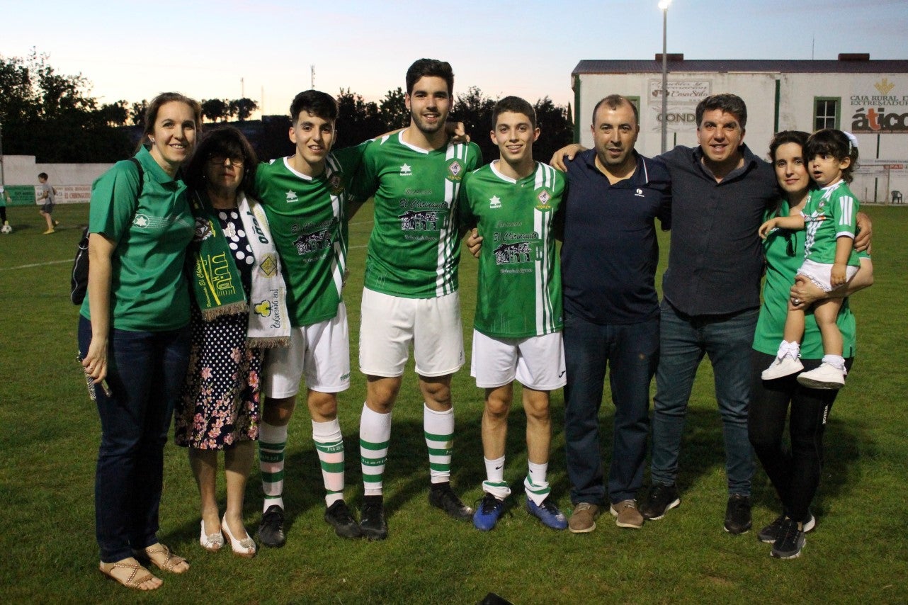 Imágenes del encuentro de vuelta de la eliminatoria de ascenso a Primera División Juvenil Extremeña que se disputó en el Municipal de San Roque y que terminó 4-3, certificándose el ascenso valverdeño (24-05-2019)