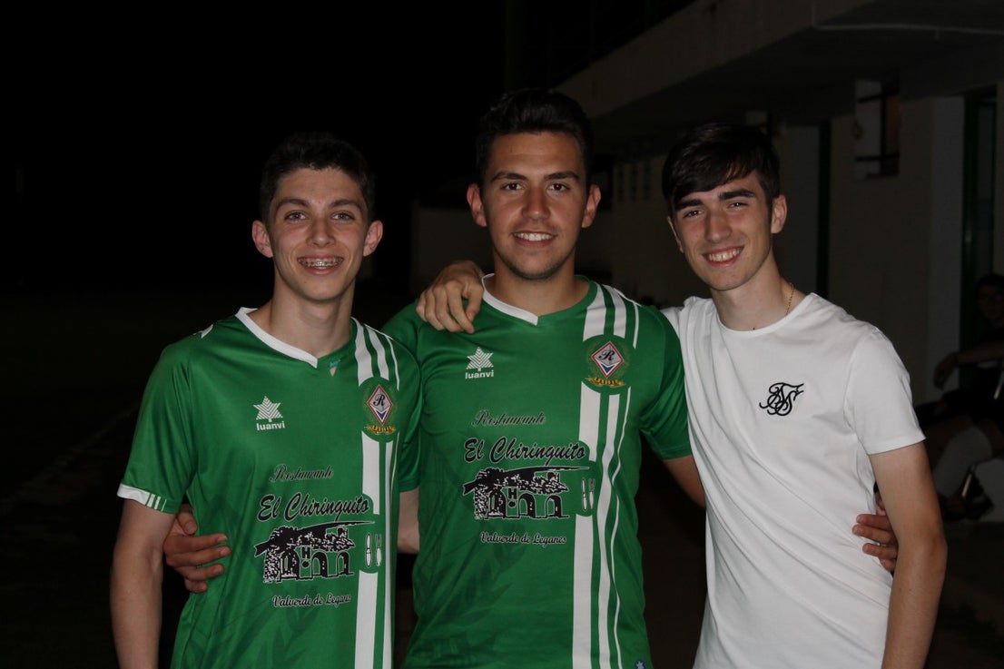Imágenes del encuentro de vuelta de la eliminatoria de ascenso a Primera División Juvenil Extremeña que se disputó en el Municipal de San Roque y que terminó 4-3, certificándose el ascenso valverdeño (24-05-2019)