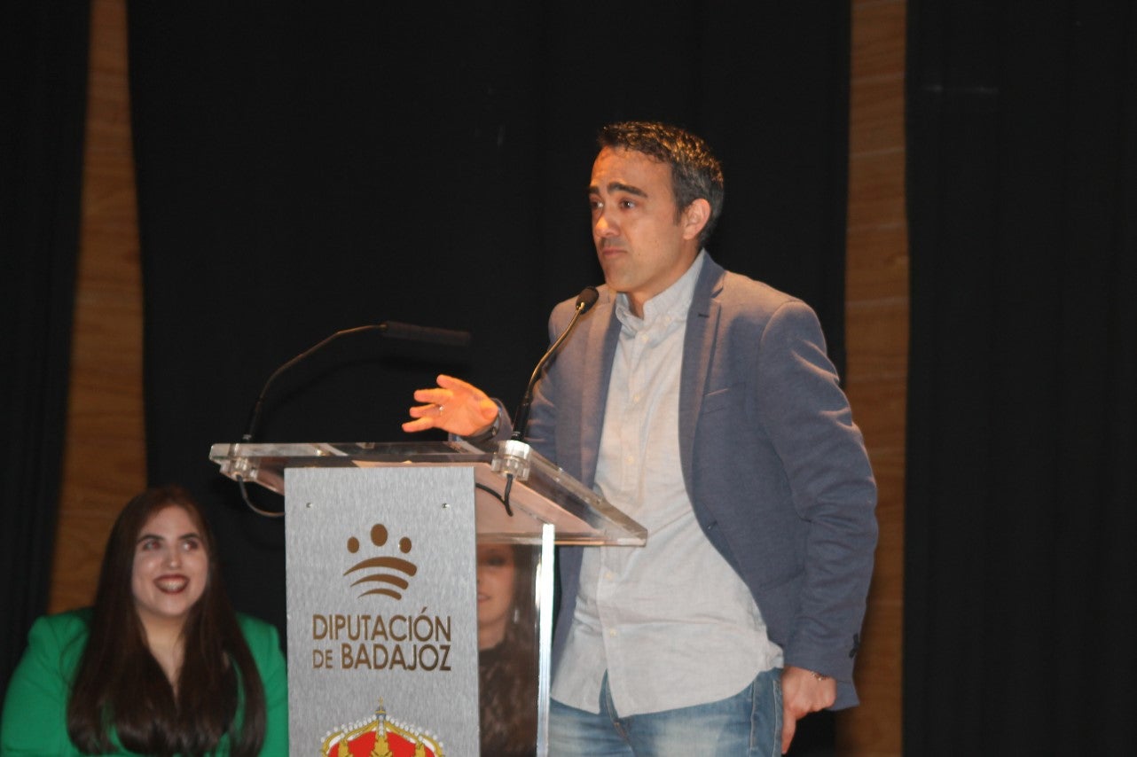Algunas imágenes de la graduación del IES 'Campos de San Roque' celebrada en la Casa de la Cultura (07-06-2019)