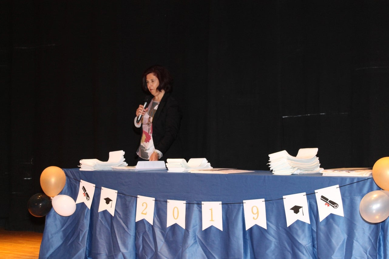 Algunas imágenes de la graduación del IES 'Campos de San Roque' celebrada en la Casa de la Cultura (07-06-2019)