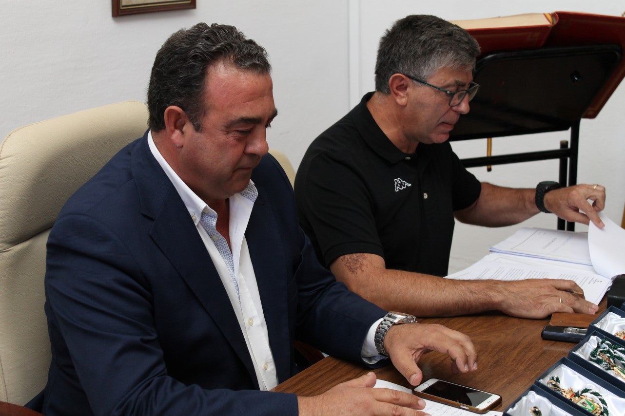 Imágenes del acto de investidura de Manuel Borrego como nuevo alcalde del Ayuntamiento de Valverde de Leganés (15-06-2019)