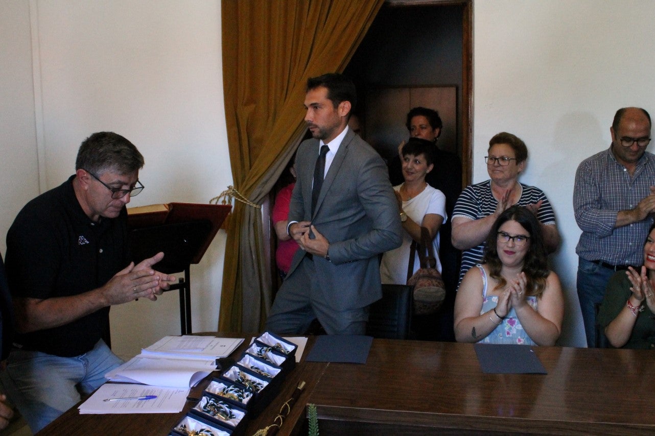 Imágenes del acto de investidura de Manuel Borrego como nuevo alcalde del Ayuntamiento de Valverde de Leganés (15-06-2019)