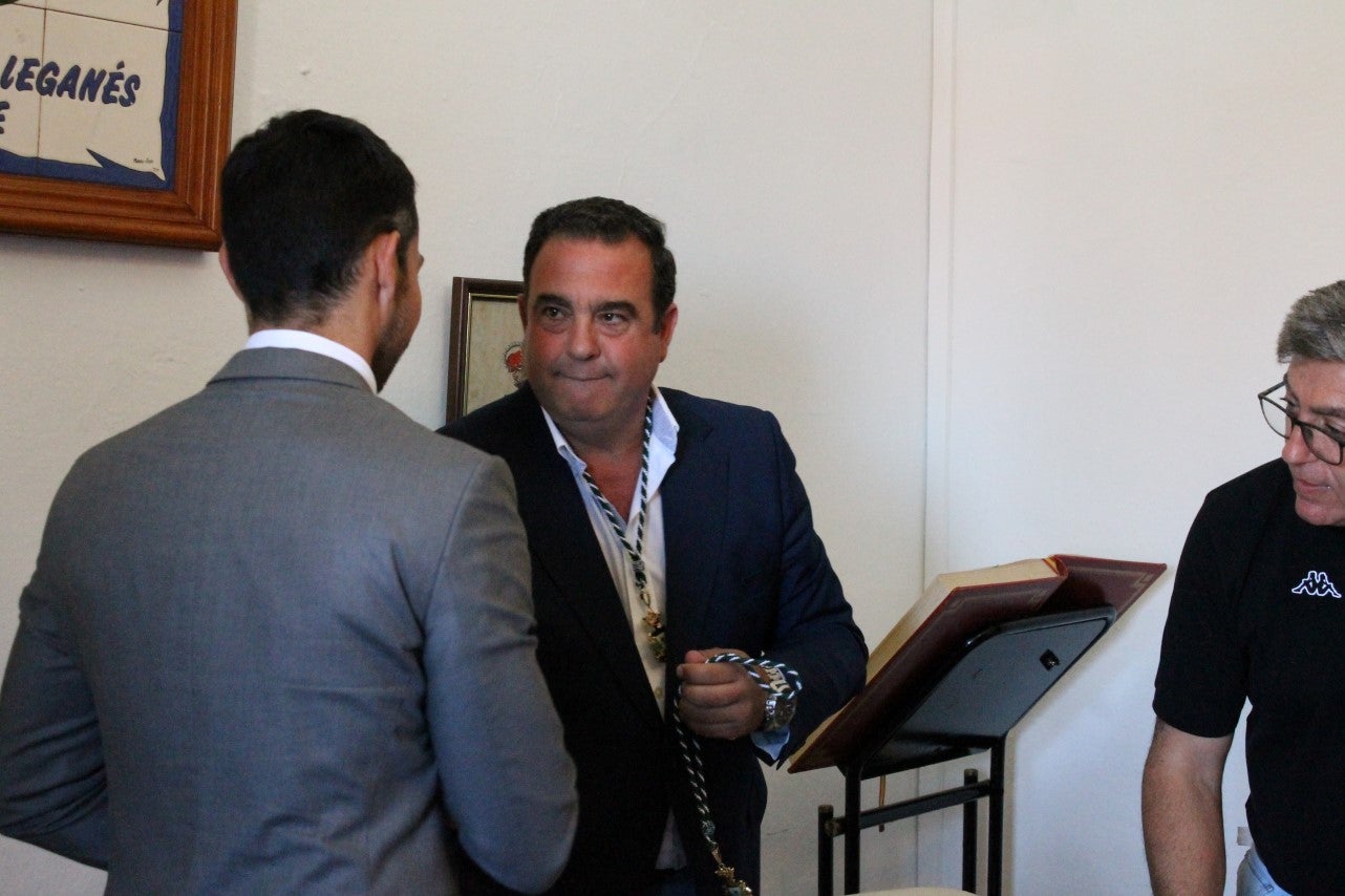 Imágenes del acto de investidura de Manuel Borrego como nuevo alcalde del Ayuntamiento de Valverde de Leganés (15-06-2019)