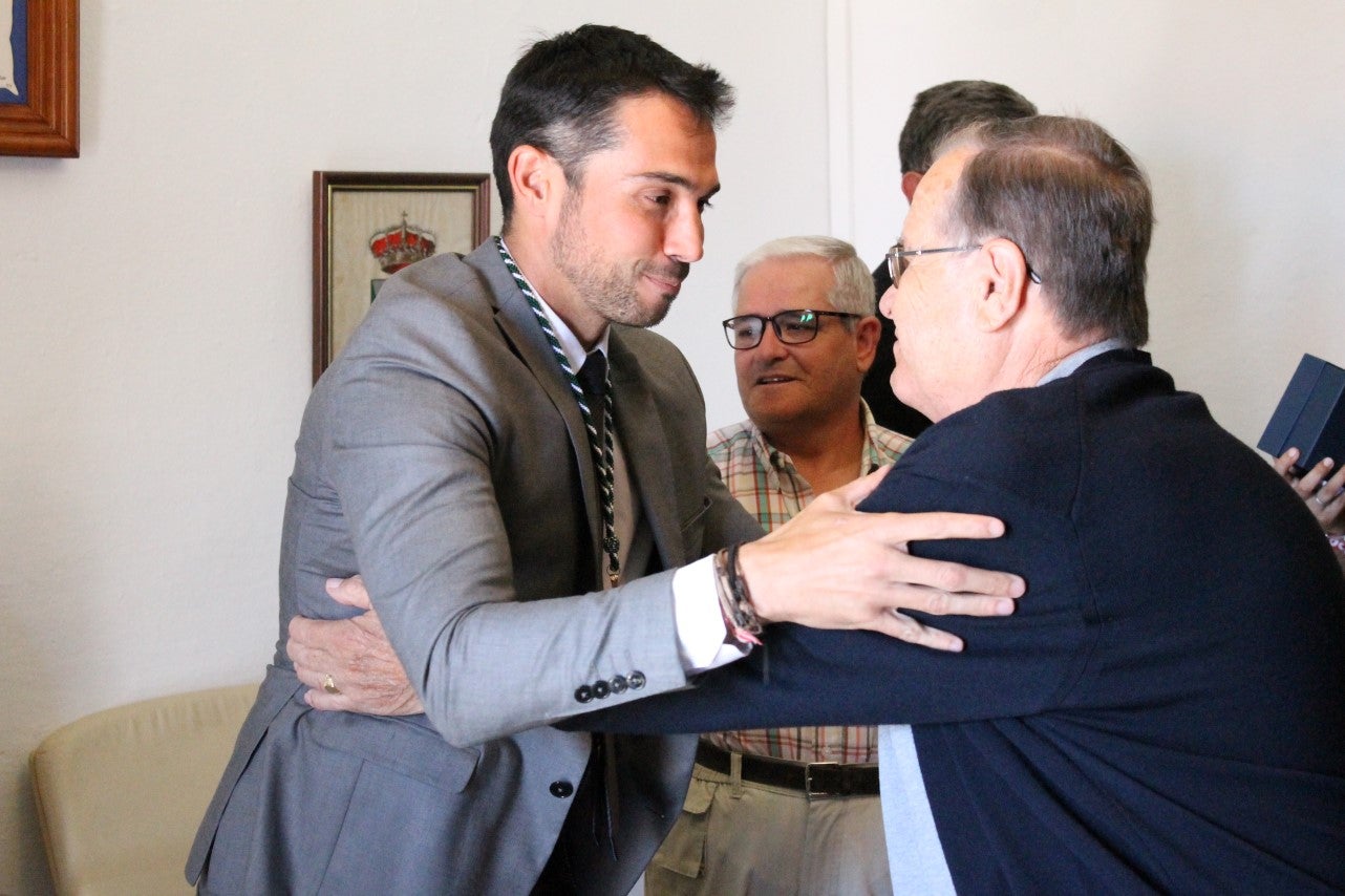 Imágenes del acto de investidura de Manuel Borrego como nuevo alcalde del Ayuntamiento de Valverde de Leganés (15-06-2019)