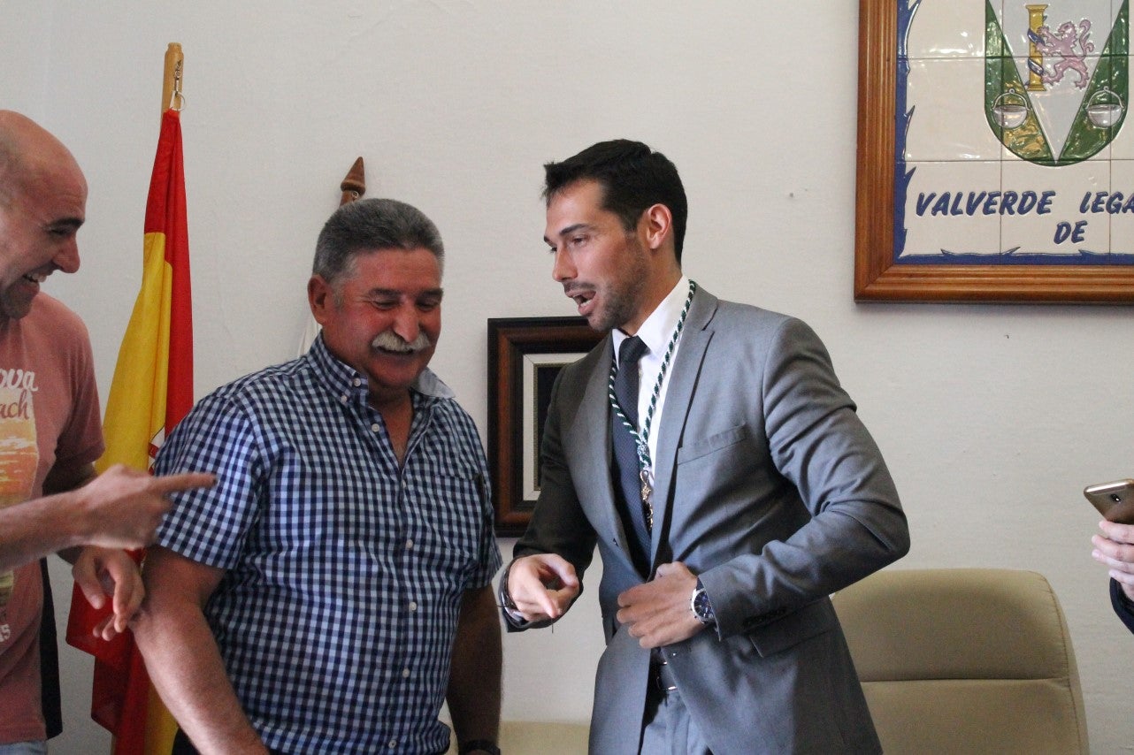 Imágenes del acto de investidura de Manuel Borrego como nuevo alcalde del Ayuntamiento de Valverde de Leganés (15-06-2019)