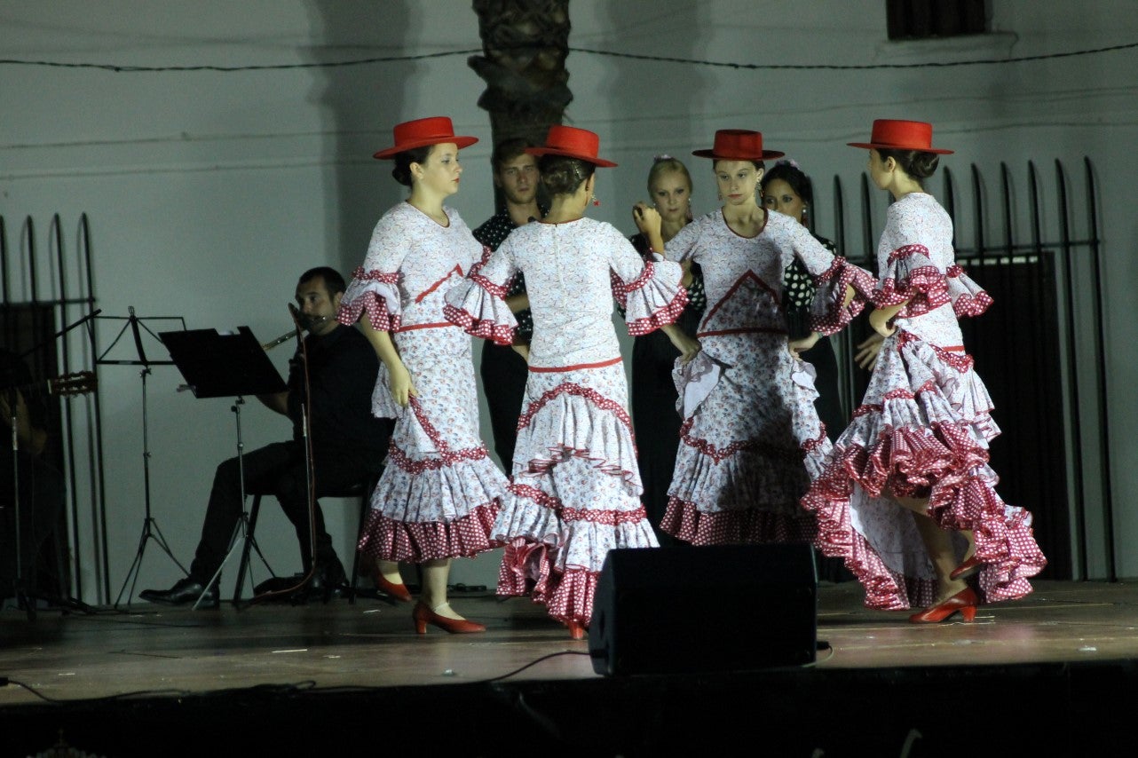 Algunas imágenes del Festival Folklórico Infantil con la participación de los Coros y Danzas de Valverde y de Torrox (06-08-2019)