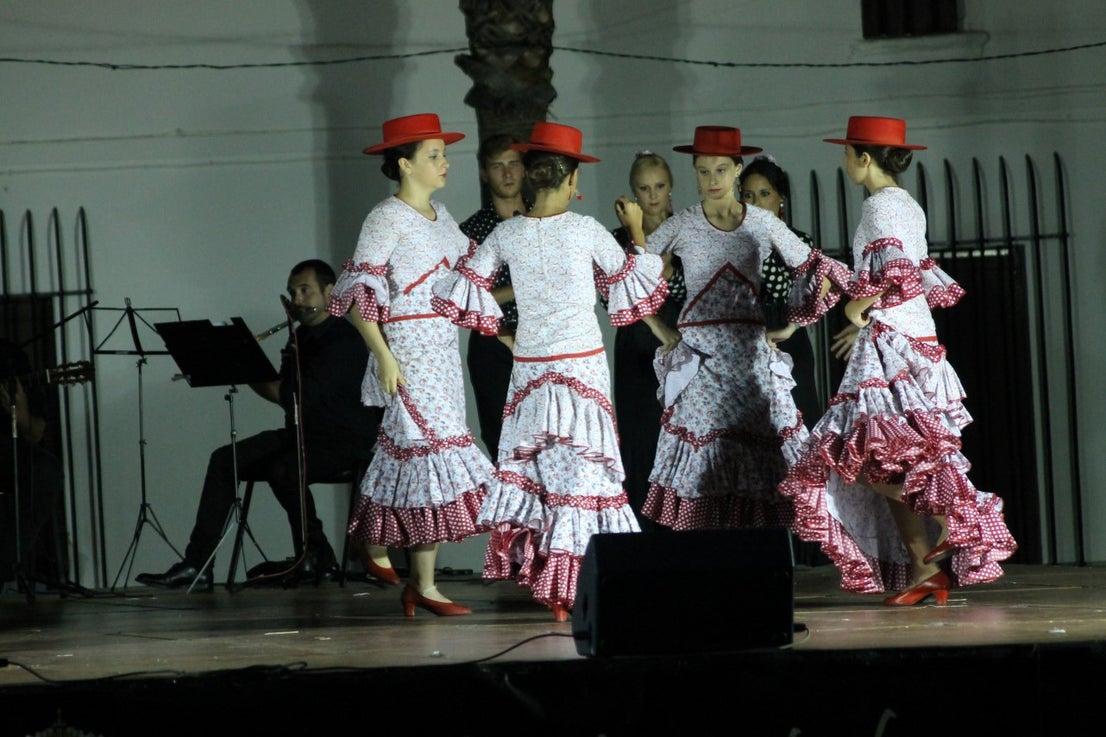 Algunas imágenes del Festival Folklórico Infantil con la participación de los Coros y Danzas de Valverde y de Torrox (06-08-2019)
