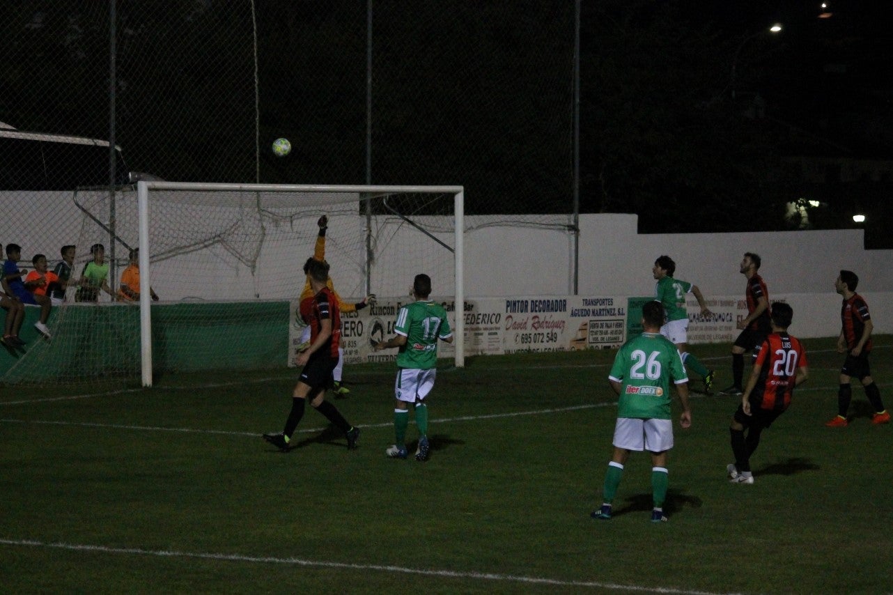 Algunas imágenes del encuentro de cuartos de la Copa Federación entre el Racing Valverdeño y el Llerenense que finalizó con 3-0 (11-08-2019)