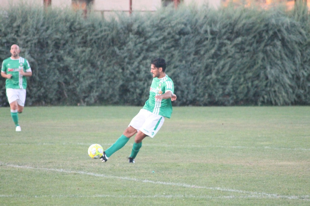 Imágenes del XLVII Trofeo de Piedra Aguda disputado entre el Racing Valverdeño y el Aceuchal, en el Municipal de San Roque y que acabó con victoria local por 4-2 (14-08-2019)