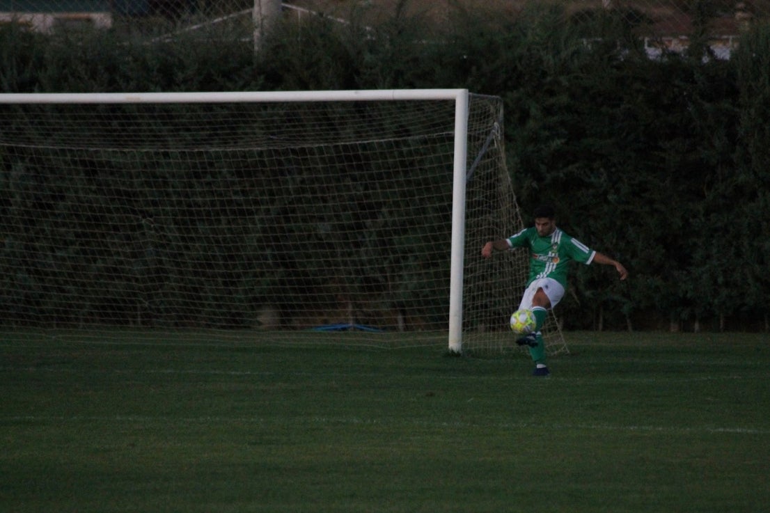 Imágenes del XLVII Trofeo de Piedra Aguda disputado entre el Racing Valverdeño y el Aceuchal, en el Municipal de San Roque y que acabó con victoria local por 4-2 (14-08-2019)