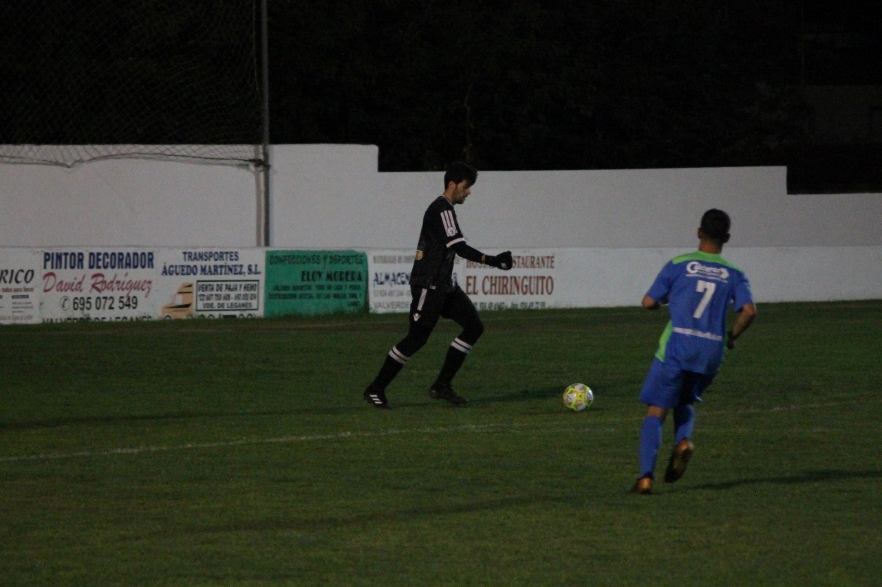 Imágenes del XLVII Trofeo de Piedra Aguda disputado entre el Racing Valverdeño y el Aceuchal, en el Municipal de San Roque y que acabó con victoria local por 4-2 (14-08-2019)