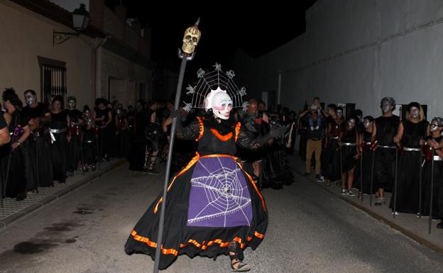 La Diabla y su ejército durante su recorrido